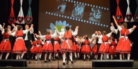 TÜNDÉRRÓZSA NÉPTÁNCGÁLA