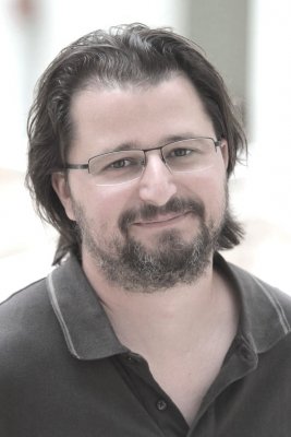 Terefere a Békéscsabai Napsugár Bábszínház igazgatójával, Lenkefi Zoltánnal