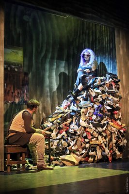 A széttáncolt cipellők