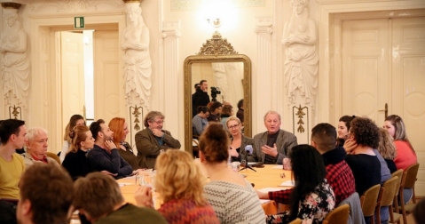 A vörös postakocsi