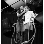 Énekes madár Énekes madár