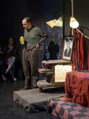 ERNELLÁÉK FARKASÉKNÁL