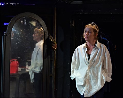 Nők. Játszmák. Rivaldafény.