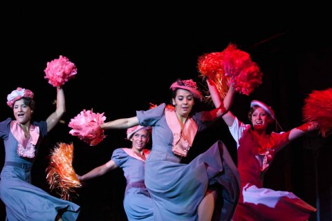 Helyet az ifjúságnak, avagy adom a bankot!