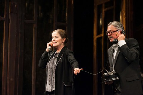 Helyet az ifjúságnak, avagy adom a bankot!