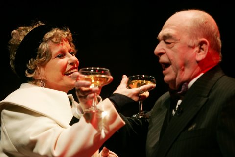 Mici néni két élete