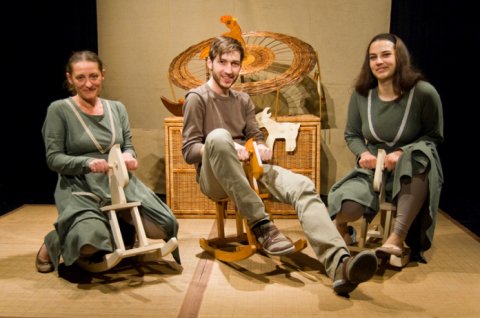 A kíváncsi kiscsikó A kíváncsi kiscsikó