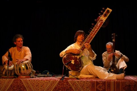 Calcutta Trió indiai zeneklub