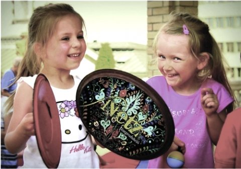 Családi örömzene-örömtánc