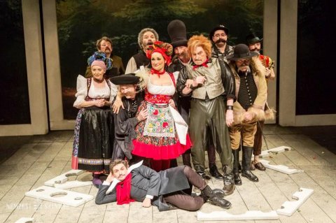 A helység kalapácsa