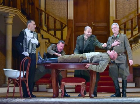 A tizedes meg a többiek A tizedes meg a többiek