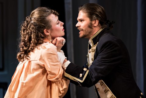 Ármány és szerelem Ármány és szerelem