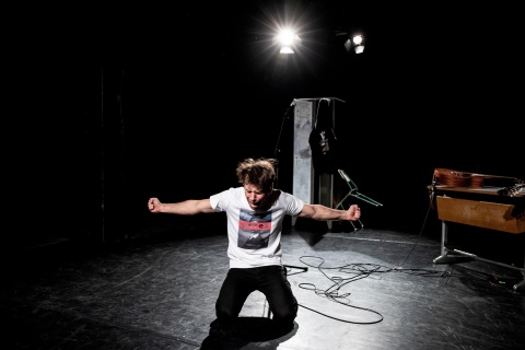 Kötelezők szabadon