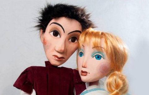 Holdkirály palotája