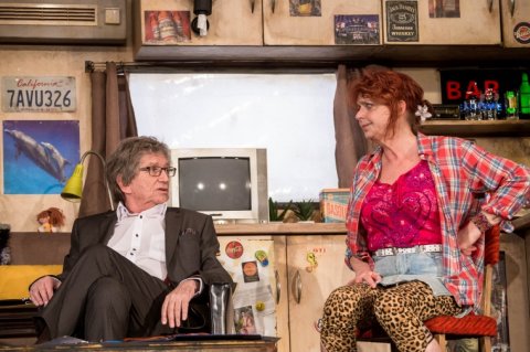 Valódi hamisítvány